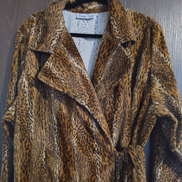 Leopard Print Teddy Jacket - Picture 2 of 5